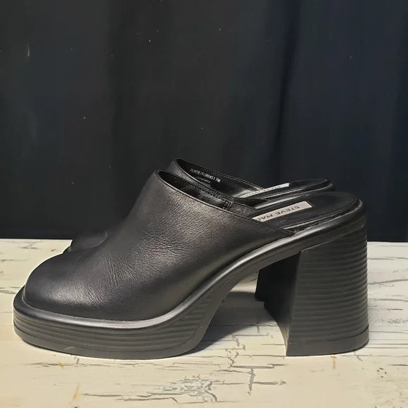 Steve Madden 'Flirtie' Clogs/ Mules in Black - Women's size 7 - Picture 4 of 14